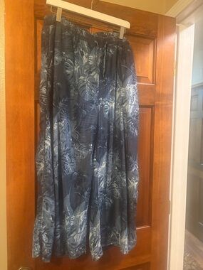 Navy Blue Tropical Print Maxi crop pants, wide leg